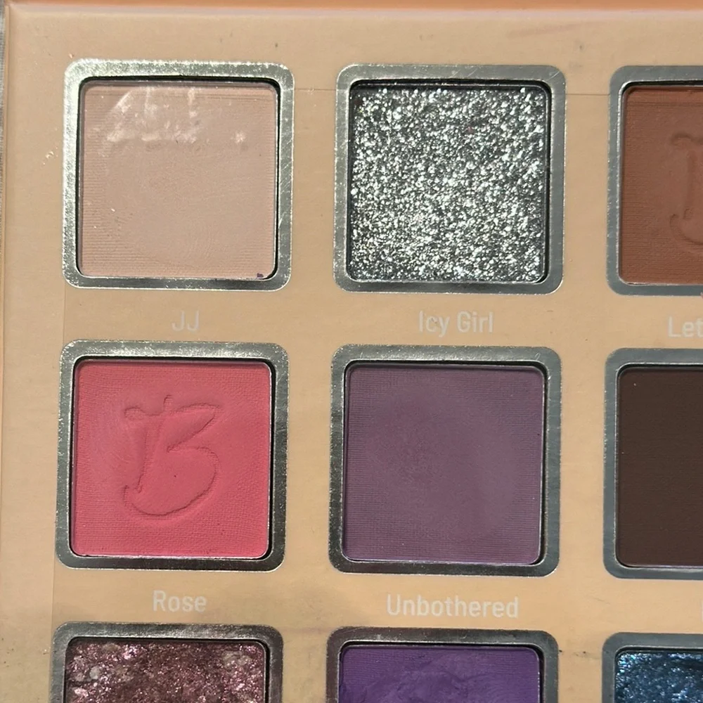 Beauty Creations Eyeshadow Palette - Vibrant Shades - Picture 3 of 10